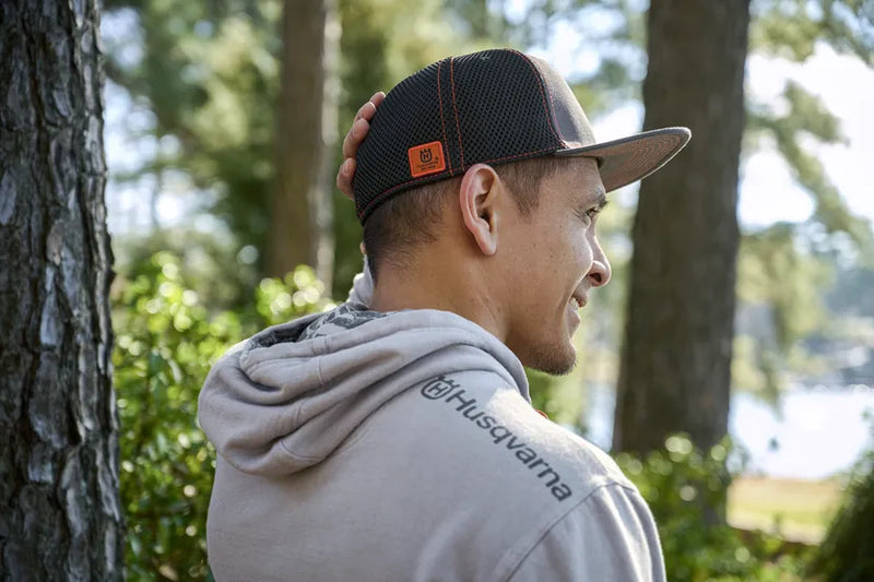 Load image into Gallery viewer, Husqvarna Hoodie TRÄFIBER