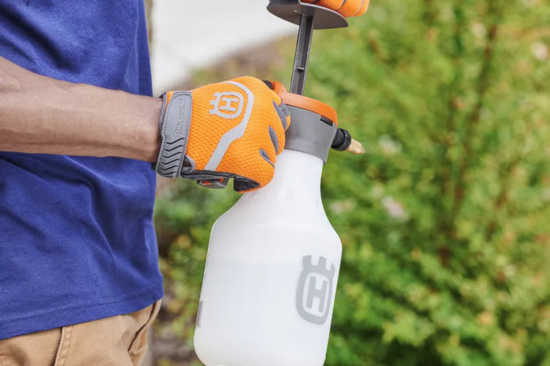 Load image into Gallery viewer, Husqvarna Handheld Sprayer 48 Ounce