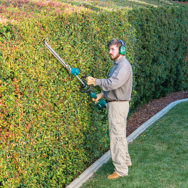 Load image into Gallery viewer, Makita 18V LXT 24” Fixed Pole Hedge Trimmer Kit XNU02T Default Title
